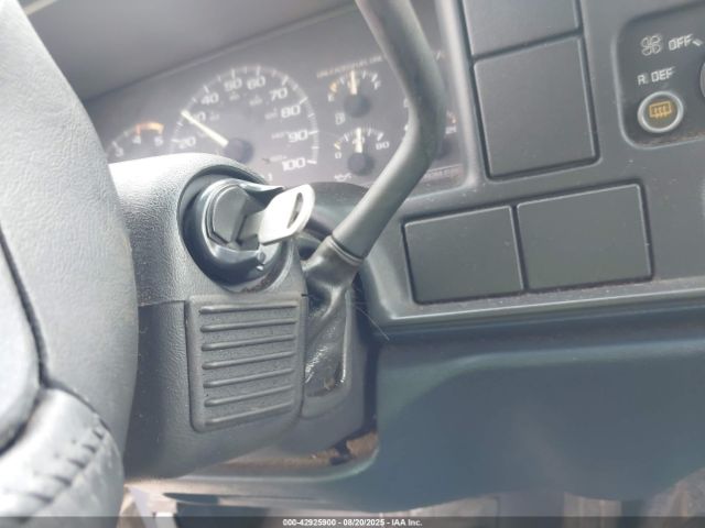 1995 CHEVROLET SUBURBAN 1GNFK16K3SJ456758 Photo 10