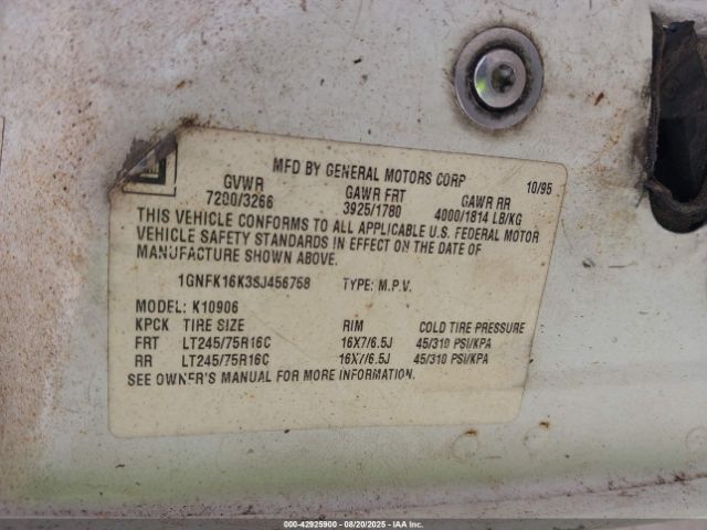 1995 CHEVROLET SUBURBAN 1GNFK16K3SJ456758 Photo 8