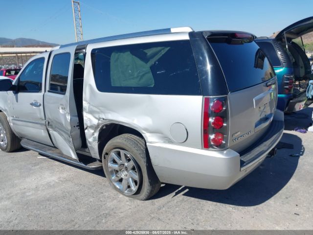 2011 GMC YUKON XL 1500 1GKS2MEF8BR285394 Photo 2