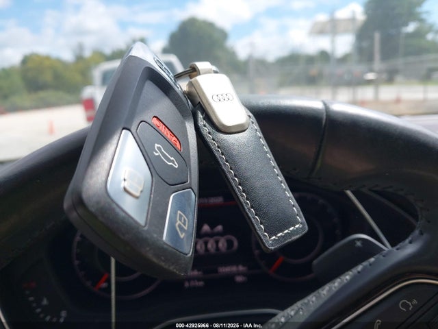 WAUKMAF43HN056104 Audi A4