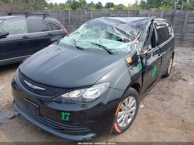 Chrysler Voyager 2020 2C4RC1AG0LR217106 Image 2