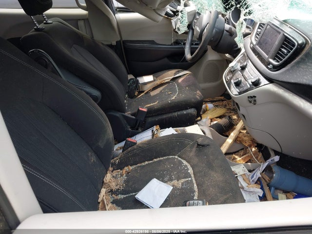 Chrysler Voyager 2020 2C4RC1AG0LR217106 Image 5