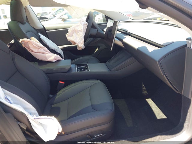 2025 TESLA MODEL 3 5YJ3E1EA8SF015503 Photo 4