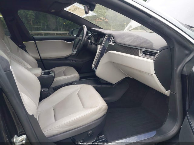 2016 TESLA MODEL S 5YJSA1E40GF136499 Photo 4