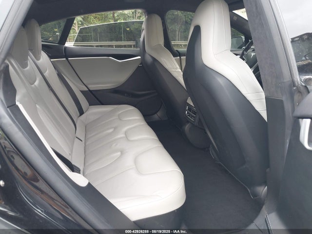 2016 TESLA MODEL S 5YJSA1E40GF136499 Photo 7