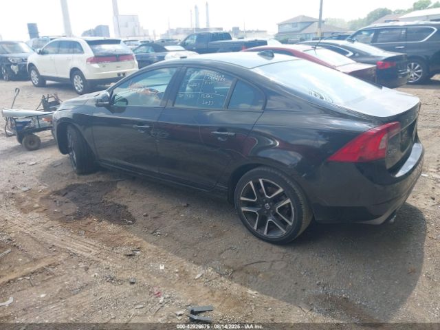 2018 VOLVO S60 YV126MFL7J2454875 Photo 2