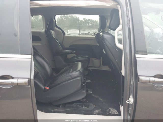 Chrysler Pacifica 2022 2C4RC1L79NR121569 Image 8