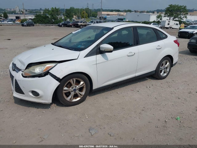 Ford Focus 2014 1FADP3F25EL344443 Image 2
