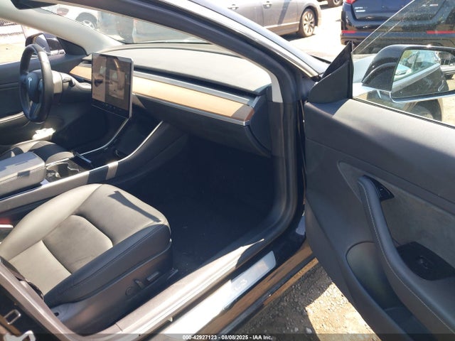 Продажа на аукционе авто 2019 Tesla Model 3 Long Range/performance, vin: 5YJ3E1EBXKF408699, номер лота: 42927123