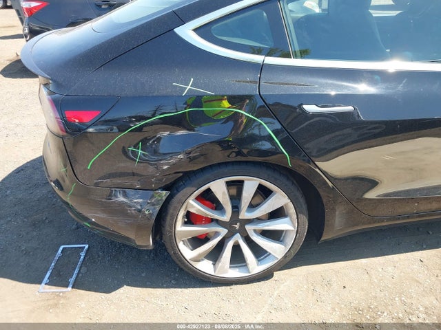 Продажа на аукционе авто 2019 Tesla Model 3 Long Range/performance, vin: 5YJ3E1EBXKF408699, номер лота: 42927123