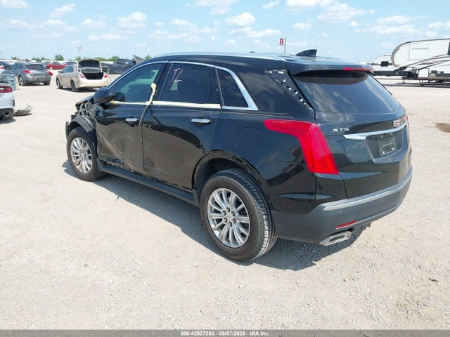2018 CADILLAC XT5 1GYKNARS8JZ172742 Photo 2