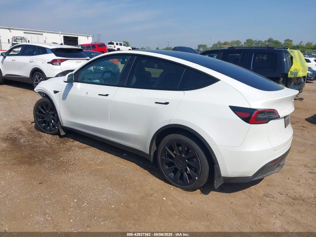 2023 TESLA MODEL Y 7SAYGAEE5PF708297 Photo 2