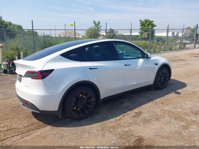 2023 TESLA MODEL Y 7SAYGAEE5PF708297 Photo 3