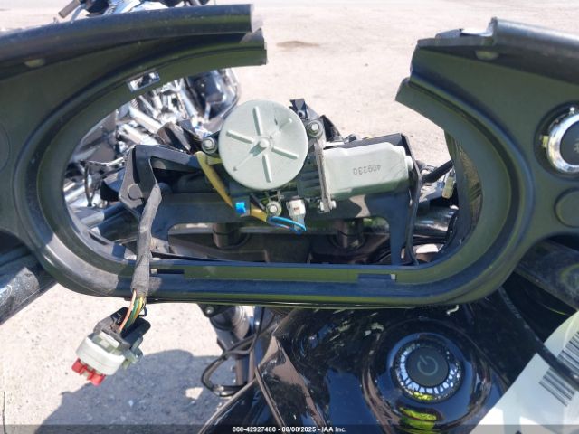 2015 INDIAN MOTORCYCLE CO. ROADMASTER 56KTRAAA4F3324599 Photo 6