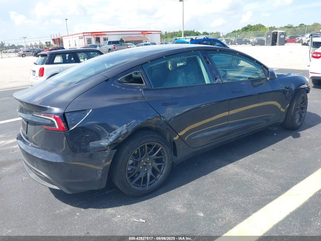 2025 TESLA MODEL 3 5YJ3E1EA1SF026410 Photo 3