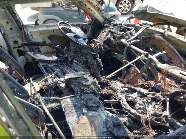 2021 MINI CLUBMAN WMWJZ9C06M2P32943 Photo 4