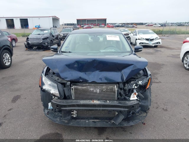 Volkswagen 2015 2015 1VWAT7A38FC108691 Image 12