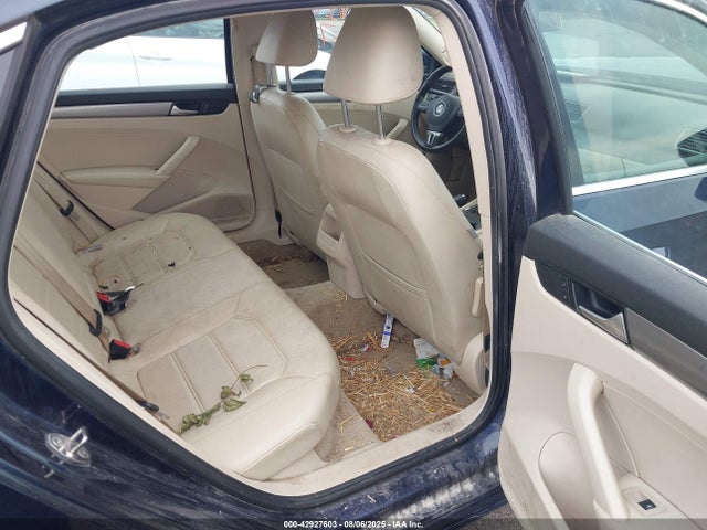 Volkswagen 2015 2015 1VWAT7A38FC108691 Image 8