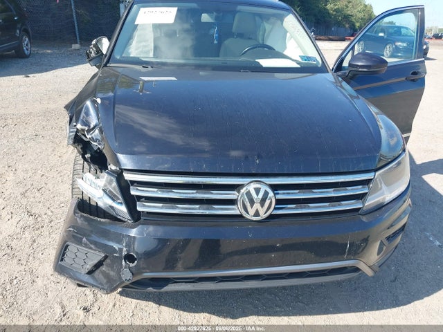 Volkswagen Tiguan 2018 3VV2B7AX4JM157330 Image 10