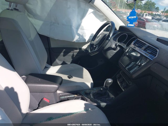 Volkswagen Tiguan 2018 3VV2B7AX4JM157330 Image 5
