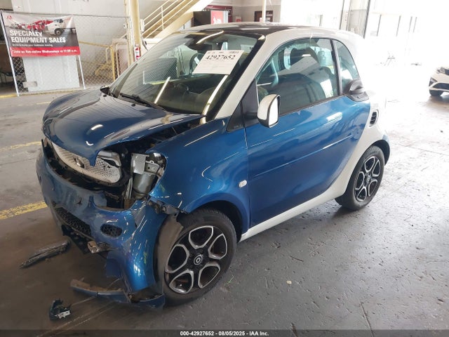 Smart M780 2017 WMEFJ9BA2HK236104 Image 2