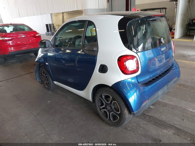 Smart M780 2017 WMEFJ9BA2HK236104 Image 3