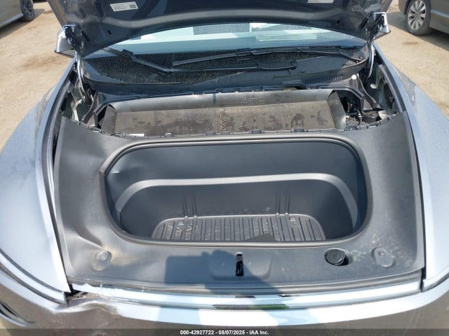 2026 TESLA MODEL Y 7SAYGDEE5TF325116 Photo 9