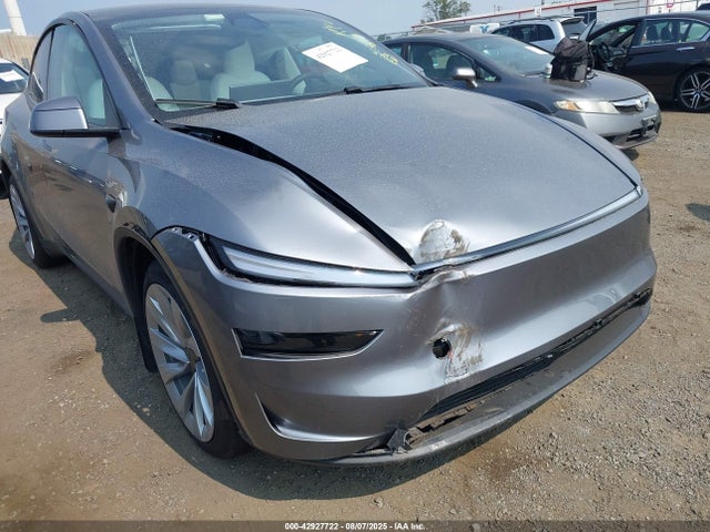 2026 TESLA MODEL Y 7SAYGDEE5TF325116 Photo 5