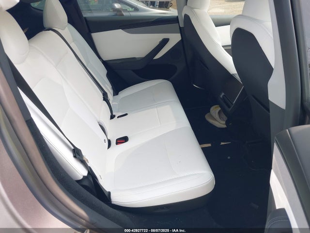 2026 TESLA MODEL Y 7SAYGDEE5TF325116 Photo 7