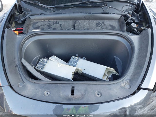 2024 TESLA MODEL Y 7SAYGDED1RF072568 Photo 9