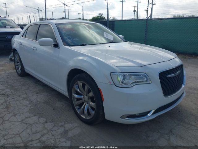 2017 CHRYSLER 300 2C3CCAAG2HH577680 Photo 0