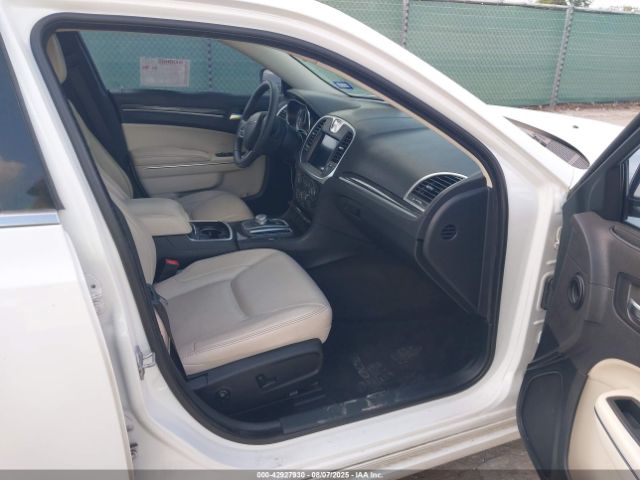 2017 CHRYSLER 300 2C3CCAAG2HH577680 Photo 4