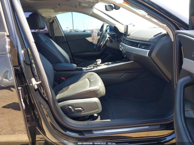 2017 AUDI A4 WAUANAF4XHN065813 Photo 4