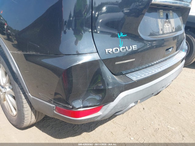 Nissan Rogue 2017 KNMAT2MV5HP563304 Image 17