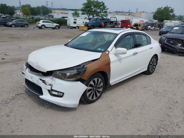Honda lfa1 2014 1HGCR6F55EA004718 Image 2