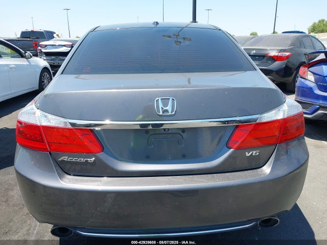 Honda j35y1 2015 1HGCR3F80FA014597 Image 16
