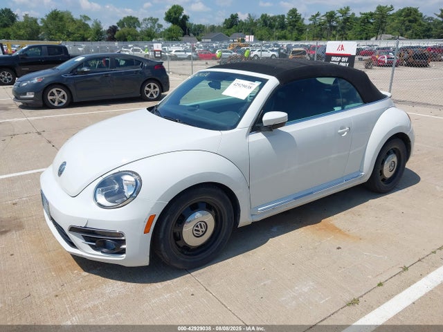 3VW517AT2FM813220 Volkswagen 2015