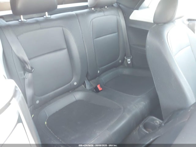 3VW517AT2FM813220 Volkswagen 2015