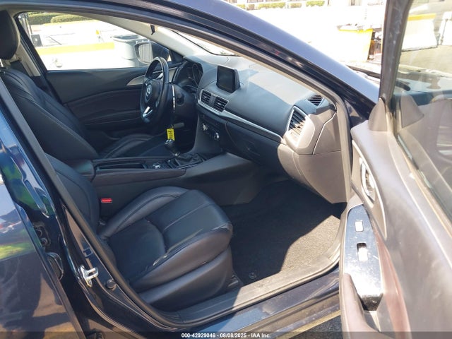 3MZBN1V33JM183666 Mazda py
