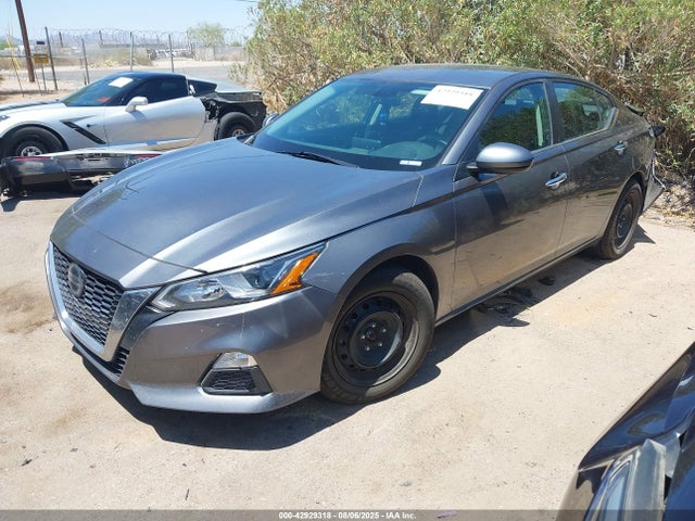 Nissan 2020 2020 1N4BL4BV4LC236689 Image 2