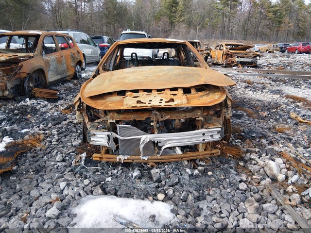 5YFEPMAE4MP177116 Toyota COROLLA LE