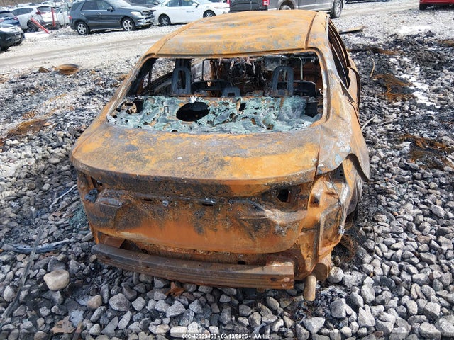 5YFEPMAE4MP177116 Toyota COROLLA LE