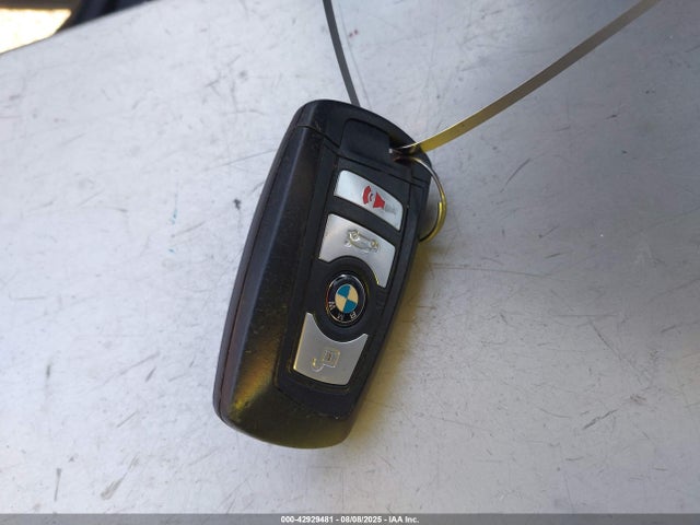 WBA8A9C50GK617681 BMW 320i