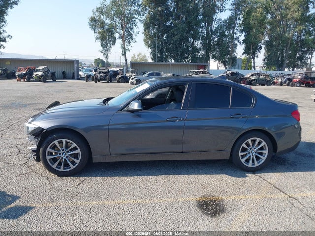 WBA8A9C50GK617681 BMW 320i