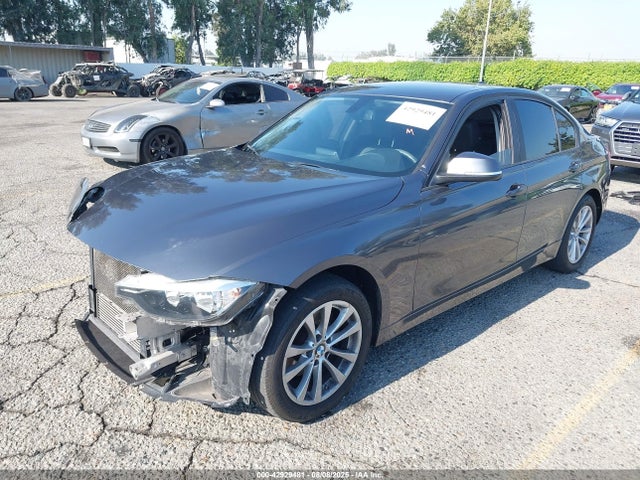 WBA8A9C50GK617681 BMW 320i