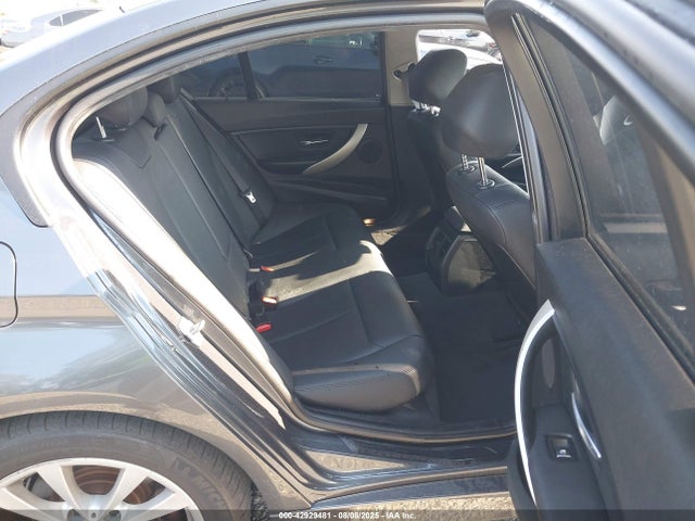 WBA8A9C50GK617681 BMW 320i