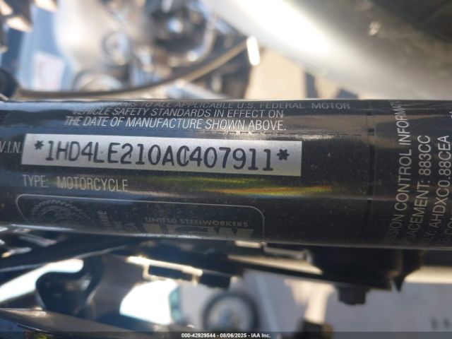 2010 HARLEY-DAVIDSON XL883 1HD4LE210AC407911 Photo 9