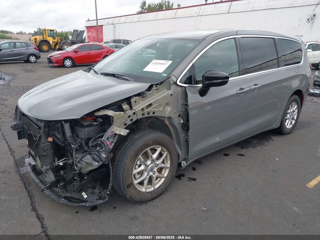 Chrysler 2025 2025 2C4RC1BG4SR541396 Image 2