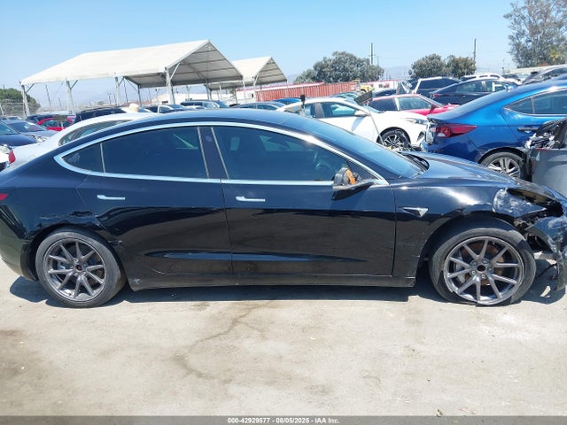 5YJ3E1EA7KF192978 Tesla 2019