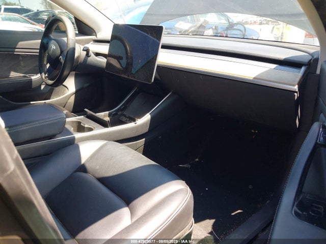 5YJ3E1EA7KF192978 Tesla 2019